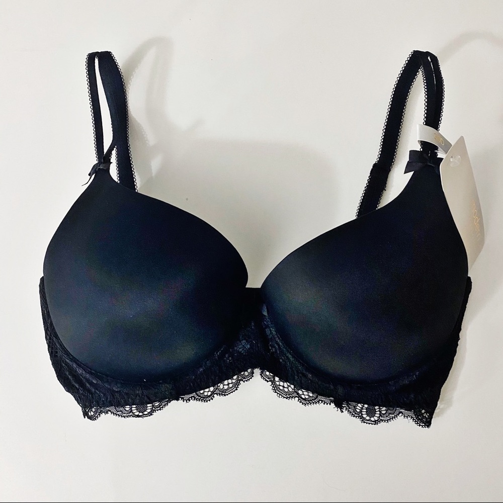 Black Modern Movement Push-up Bra
